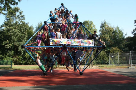 Klettergerüst  „Neptun“  der  Kardinal-von-Galen-Schule